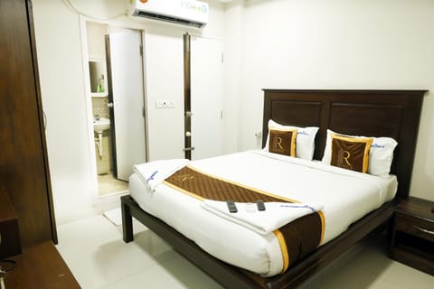 Rithikha Inn Crest Hotel in Chennai