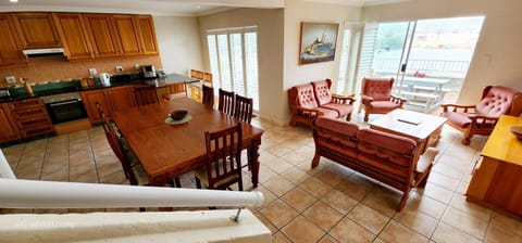 Seating area, Dining area, kitchen