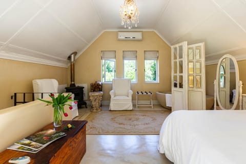 Devon Castle Orchard Cottage Bed and breakfast in Stellenbosch