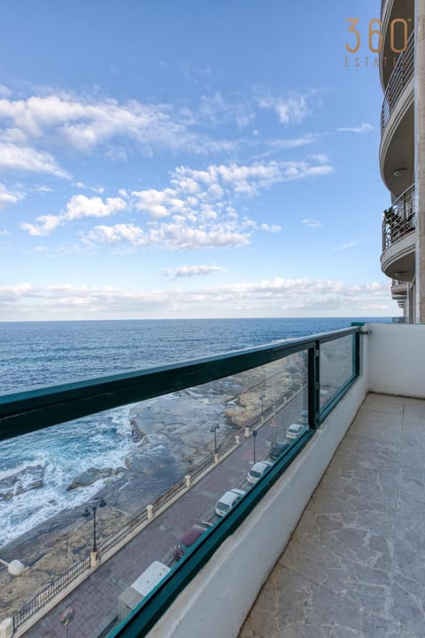Spacious seafront home with terrace, BBQ & Views by 360 Estates Copropriété in Sliema