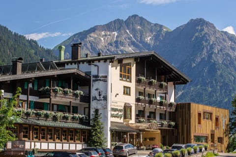 Facade/entrance, Summer, Mountain view