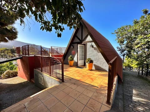 Property building, Balcony/Terrace, Mountain view