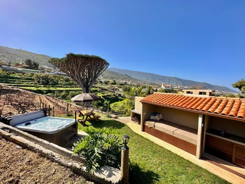 Property building, Garden, Garden view, Mountain view