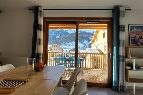Large new T2 with terrace le dahu perché Condo in La Salle-les-Alpes
