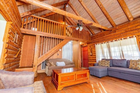 Genuine log cabin minutes away from Chattanooga's top attractions House in Chattanooga