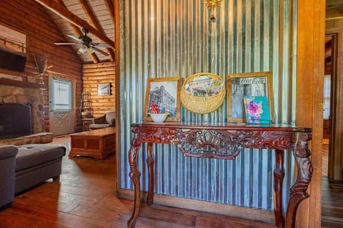 Genuine log cabin minutes away from Chattanooga's top attractions House in Chattanooga