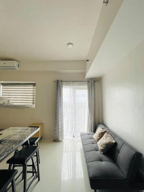 * * WV 2 Tranquil Haven Apartamento in Iloilo City