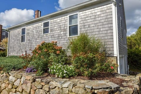 Waterfront easy access to town center House in Wellfleet