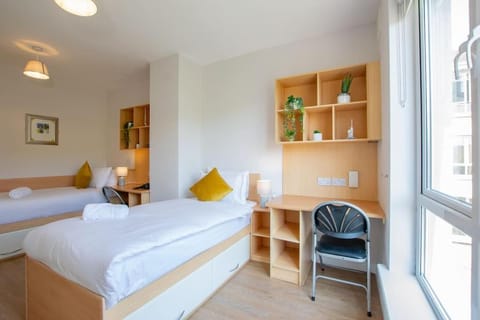 88 - Spacious Townhouse by Shortstays House in Galway