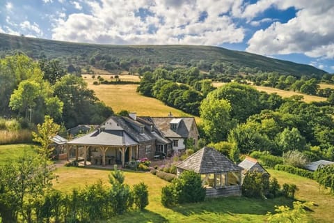 Luxury Spacious Country Home w/ Mountain Views Maison in Crucorney