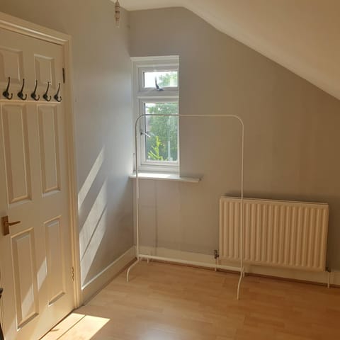 Flat with excellent transport links to central London. Condo in Beckenham