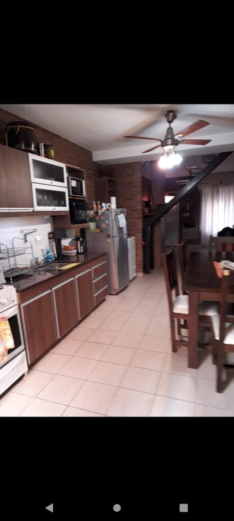 Kitchen or kitchenette, Dining area, fireplace, minibar, pet friendly, stove