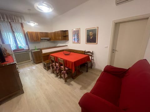 Dining area, kitchen