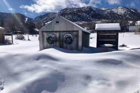 Property building, Natural landscape, Winter, Mountain view