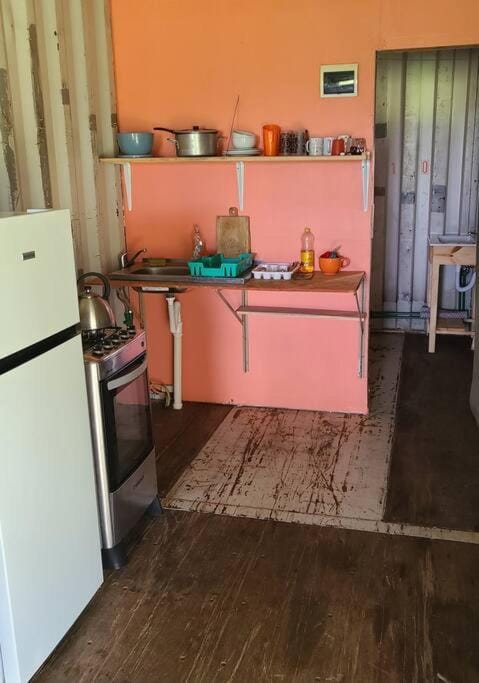 Kitchen or kitchenette, pet friendly