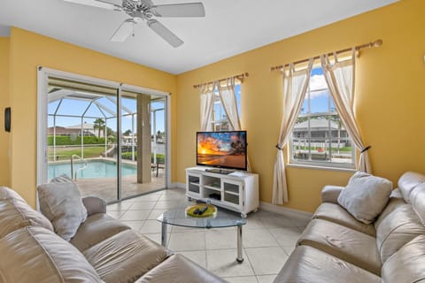 Updated and Luxurious 5BR Waterfront Oasis on Marco Island House in Marco Island