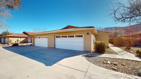 Canyon Portal #469 House in Moab