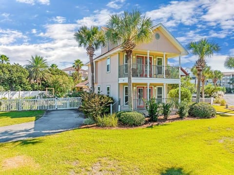 4 Br - 3 Ba Private Pool Putting Green House in Miramar Beach