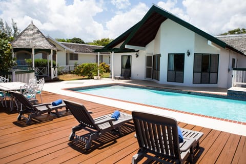 Sol Mar Villa Chalet in Jamaica