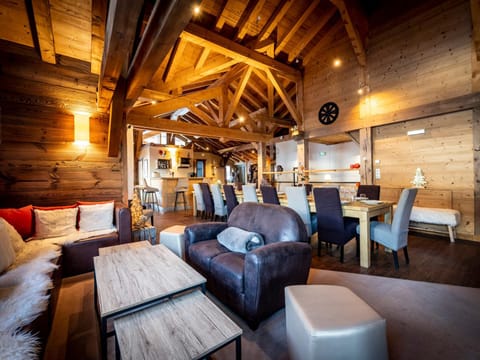 Luxueux chalet 7 chambres avec jacuzzi et sauna, proche télésiège - FR-1-181-2793 Chalet in Mâcot-la-Plagne