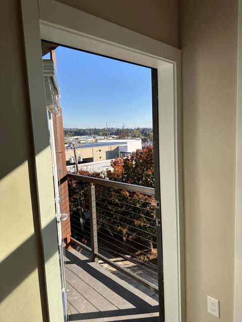 Entire 1-Bedroom Apartment In Downtown Portland Condo in Sellwood - Moreland