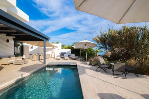 Pool view, Swimming pool, sunbed