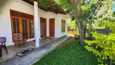 INOKA GUEST RESORT Villa in Kamburugamuwa