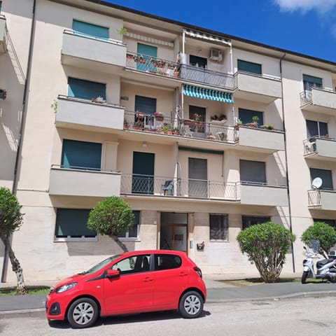 Bubi's apartment, intero appartamento di 65mq Condominio in Livorno