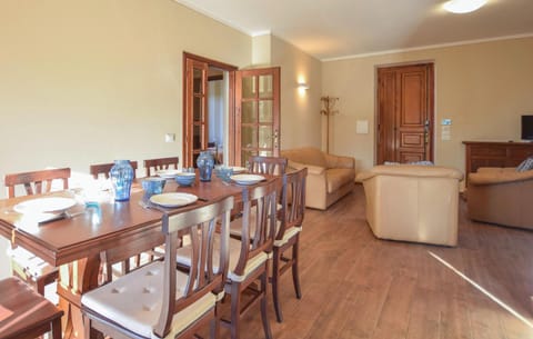 3 Bedroom Gorgeous Home In Camaiore House in Camaiore