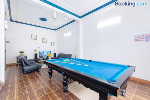 Billiard, Game Room, Living room, Seating area