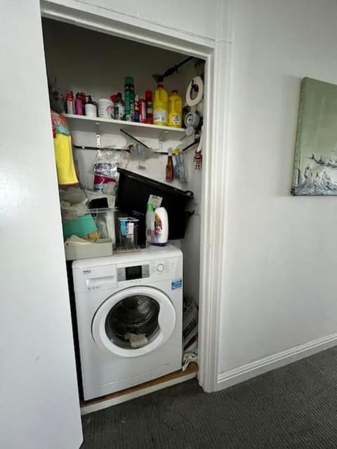 Central Hove Large 2 bedroom Private residence with Beach Hut Apartment in Hove