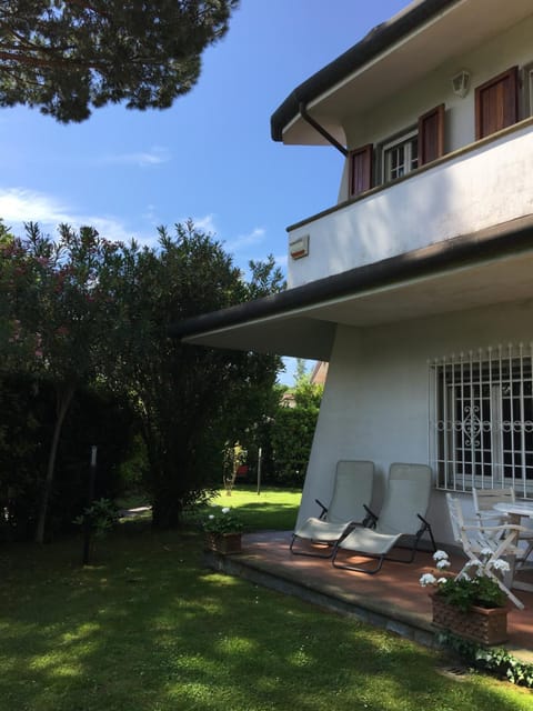 Holiday home Villetta Cinquale Haus in Province of Massa and Carrara
