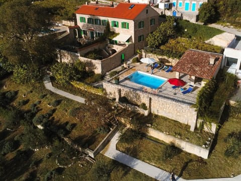 Villa Milka mit Pool für 2 Personen und 2 Kinder House in Crikvenica