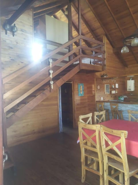 Cabaña de madera en barrio Las Lomas Miramar House in Miramar