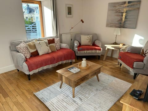 Converted coach house with parking in Pittenweem Condo in Pittenweem