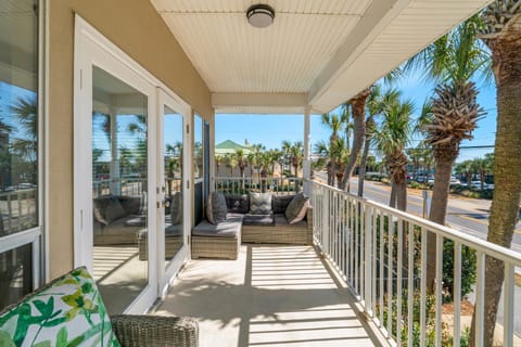 Patio, View (from property/room), Balcony/Terrace, Seating area