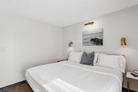 Cape Suites Room 7 - Free Parking! Hotel Room Hotel in Rehoboth Beach