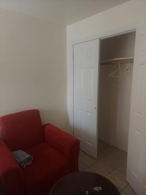 Deluxe Room A 12 minutes to Ewr Vacation rental in Newark