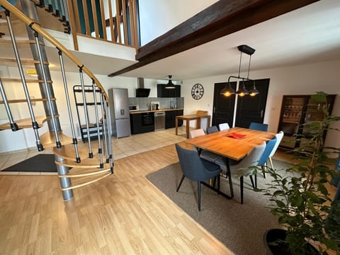 Champagne BNB - Le Duplex - Le Loft Apartment in Epernay