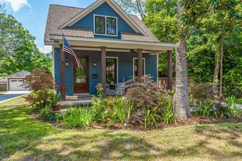 The Flat Coat Cottage Downtown SP House in Southern Pines