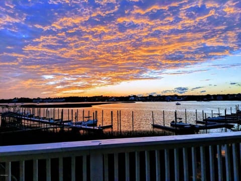 Waterfront Condo Carolina Beach Maison in Carolina Beach