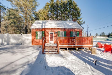 Rustic Blakeslee Cabin with Gas Grill Near Skiing! House in Tunkhannock Township