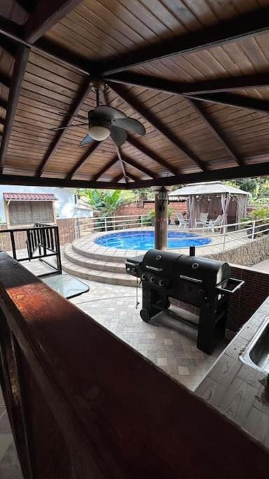 Cabaña con piscina en Minca Haus in Minca