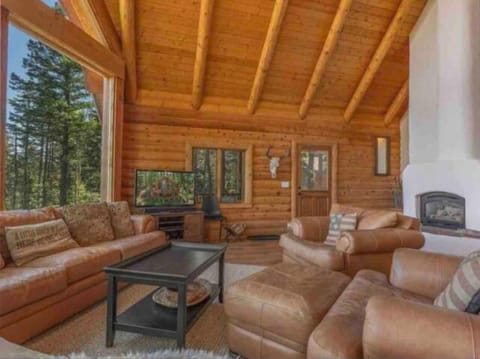 Updated Log Cabin 5 Min Walk to AF Country Club House in Angel Fire