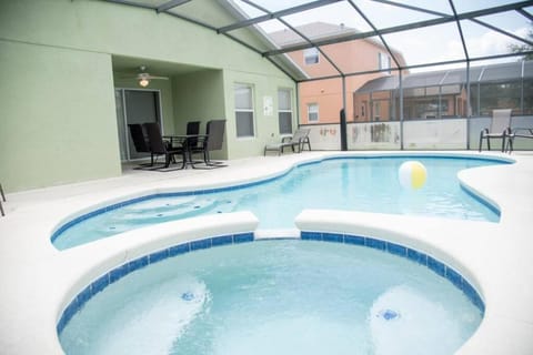 Pool view, Swimming pool, sunbed