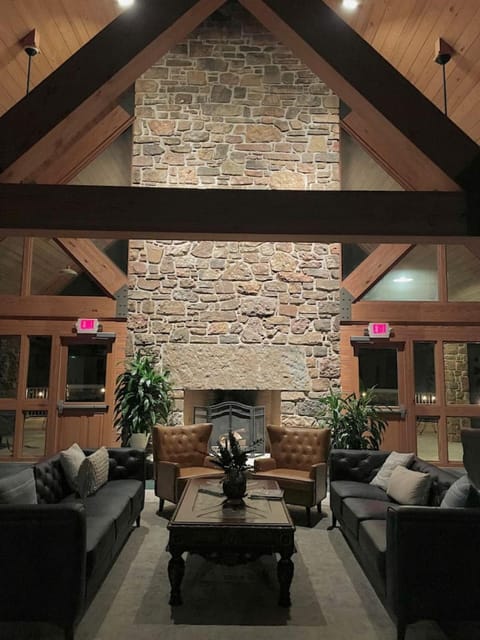 Fireside Lodge at Lost Trails House in Arkansas