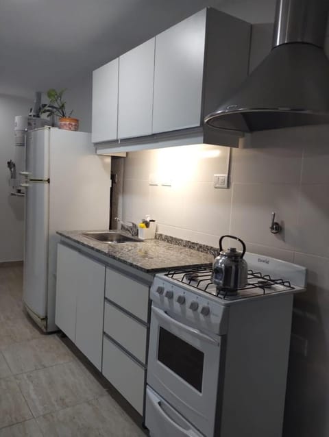 Kitchen or kitchenette, pet friendly, stove