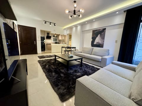 TV and multimedia, Kitchen or kitchenette, Living room, Seating area, Dining area