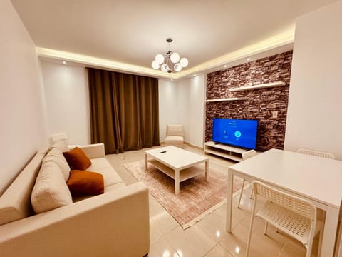 Communal lounge/ TV room, TV and multimedia, Living room, Seating area, Evening entertainment