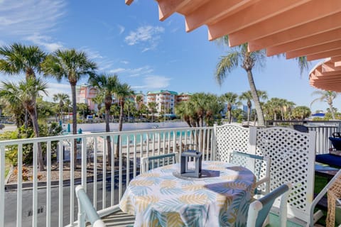 Waterfront Indian Shores Condo - Walk to Beach! Apartment in Redington Shores